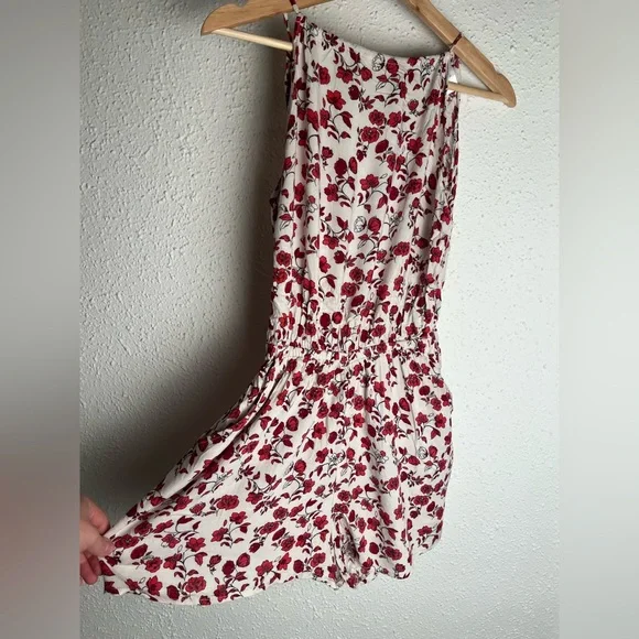 Divided H&M Red Floral Patterned romper - Picture 2 of 8